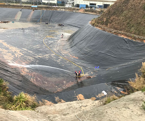 复兴废水池清理