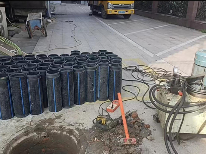 复兴PE置换管厂家 DN315置换管 非开挖管短管置换